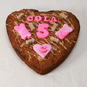 Heartshaped Peanut Butter, Carrot and Honey Cake
