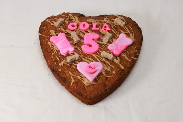 Heartshaped Peanut Butter, Carrot and Honey Cake